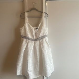 White short dress with pockets